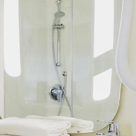 Ibis Hotel 3*