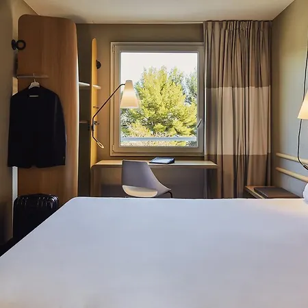 Ibis 3*