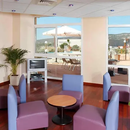 Ibis Hotel 3*